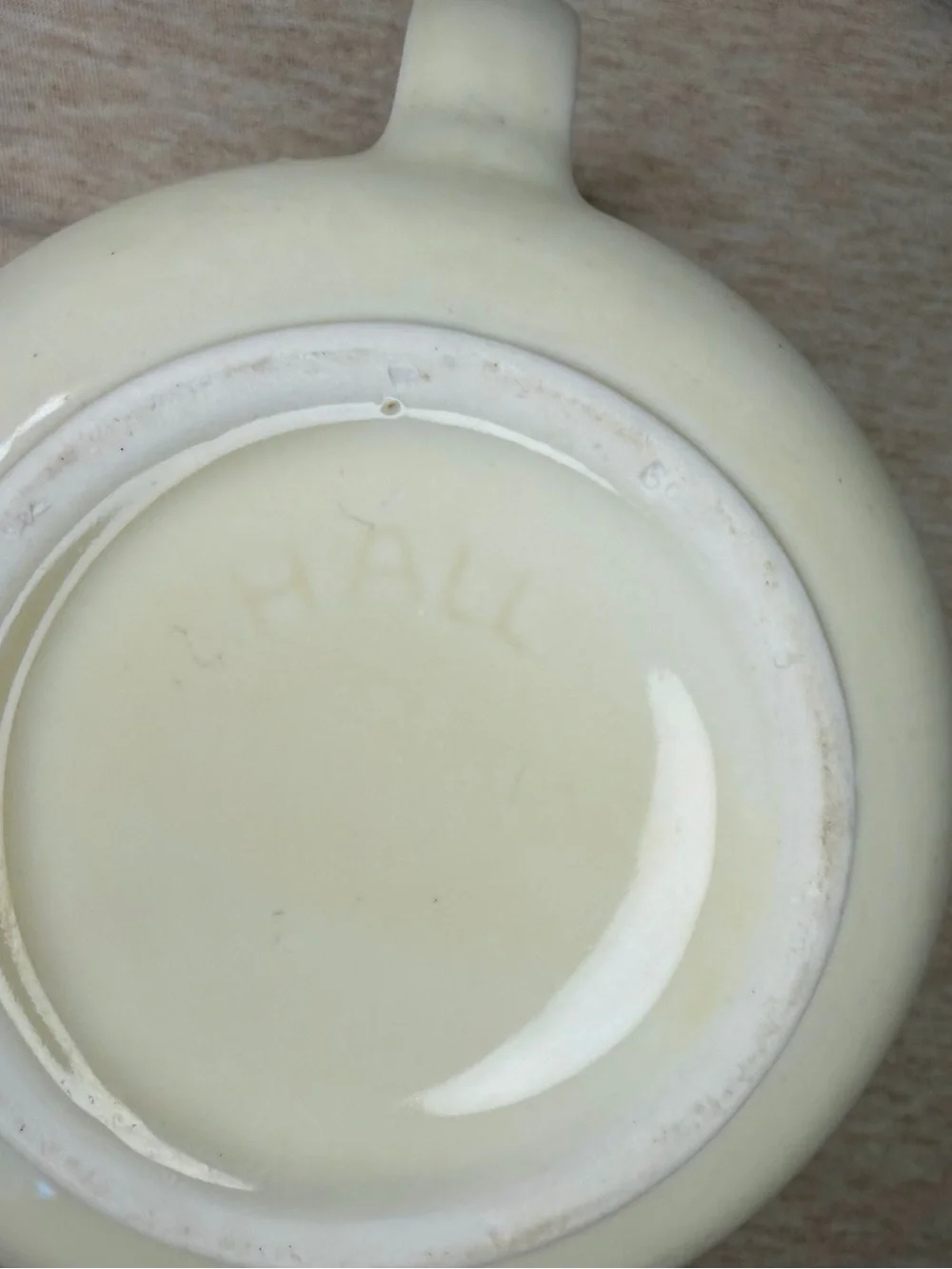 Vintage Hall China Globe 6 Cup Teapot Ivory Cream 1930s-40s USA